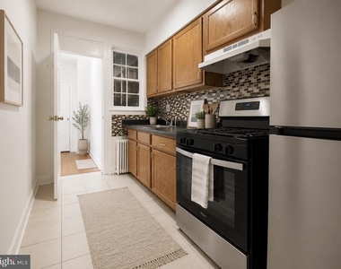 446 Mellon Street Se - Photo Thumbnail 4
