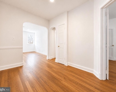 446 Mellon Street Se - Photo Thumbnail 5