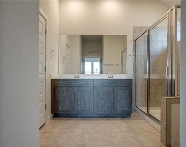 608 Saturnia Dr - Photo Thumbnail 6
