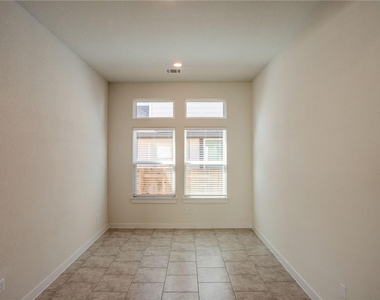 608 Saturnia Dr - Photo Thumbnail 16