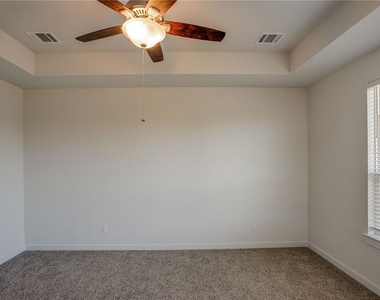 608 Saturnia Dr - Photo Thumbnail 7