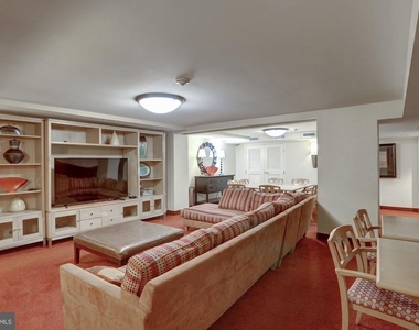 940 25th Street Nw - Photo Thumbnail 3