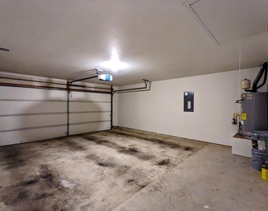 121 Dylan Dr - Photo Thumbnail 18
