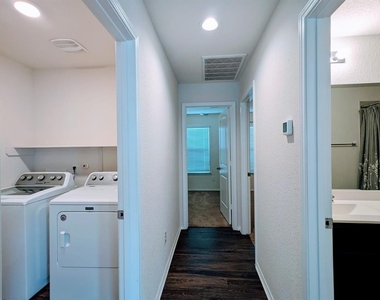 121 Dylan Dr - Photo Thumbnail 13