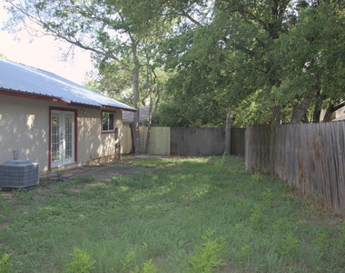 5204 Village Trl - Photo Thumbnail 14