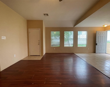 11241 Terra Loop Rd Rd - Photo Thumbnail 4