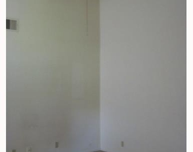 12407 Tree Line Dr - Photo Thumbnail 2