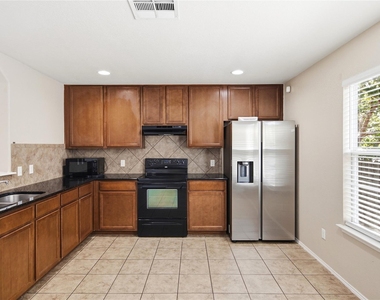 11525 Autumn Ash Dr - Photo Thumbnail 12