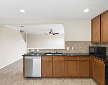 11525 Autumn Ash Dr - Photo Thumbnail 10