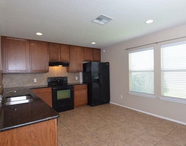 11525 Autumn Ash Dr - Photo Thumbnail 13