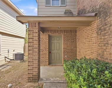 11525 Autumn Ash Dr - Photo Thumbnail 3