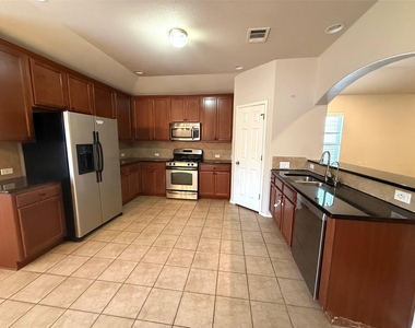 11205 Mckinney Springs Dr - Photo Thumbnail 20