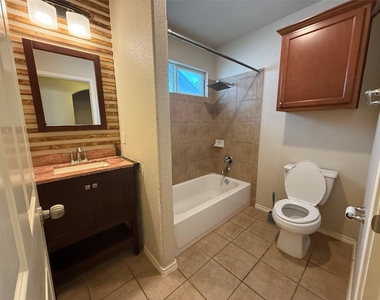 11205 Mckinney Springs Dr - Photo Thumbnail 9