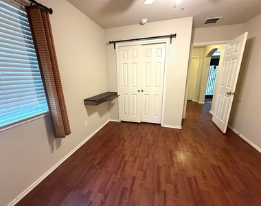 11205 Mckinney Springs Dr - Photo Thumbnail 5