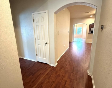 11205 Mckinney Springs Dr - Photo Thumbnail 10