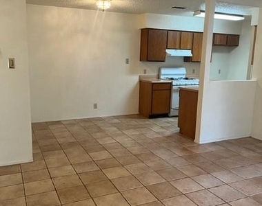 112 Verna Spur - Photo Thumbnail 4