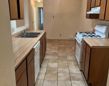 112 Verna Spur - Photo Thumbnail 11