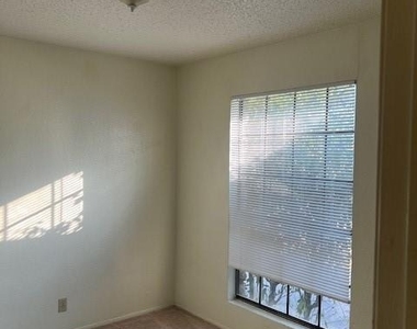 112 Verna Spur - Photo Thumbnail 19