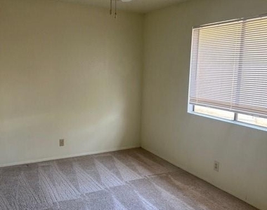 112 Verna Spur - Photo Thumbnail 13