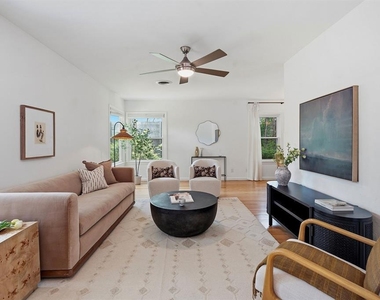 900 Stark St - Photo Thumbnail 1