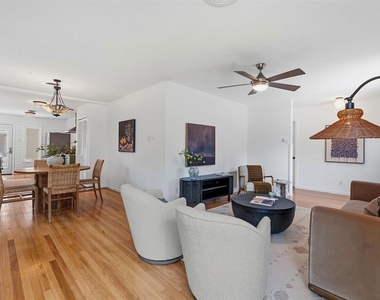 900 Stark St - Photo Thumbnail 4