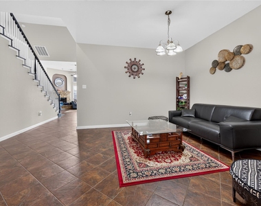112 Latitude Ln - Photo Thumbnail 2
