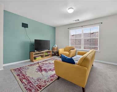 112 Latitude Ln - Photo Thumbnail 15