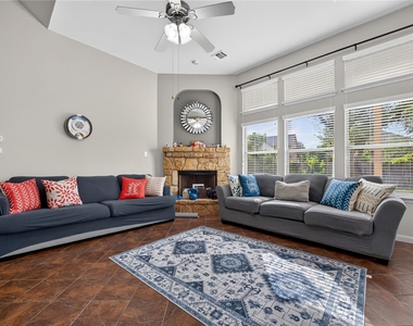 112 Latitude Ln - Photo Thumbnail 3