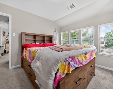 112 Latitude Ln - Photo Thumbnail 19