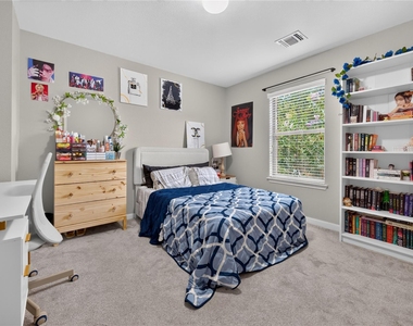 112 Latitude Ln - Photo Thumbnail 12