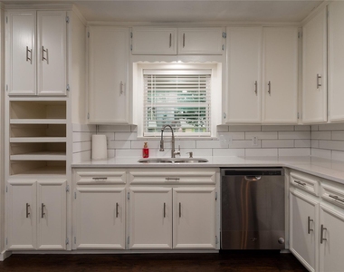 1005 George St - Photo Thumbnail 10
