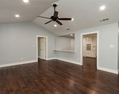 1005 George St - Photo Thumbnail 7