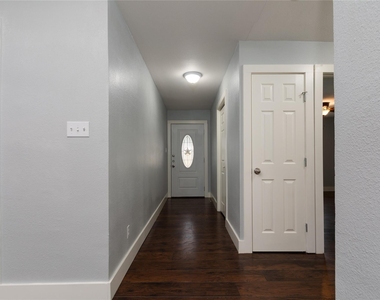 1005 George St - Photo Thumbnail 3
