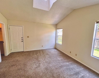 367 Fantail Loop - Photo Thumbnail 7