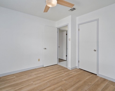 11651 River Oaks Trl - Photo Thumbnail 17