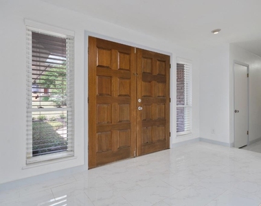 11651 River Oaks Trl - Photo Thumbnail 3