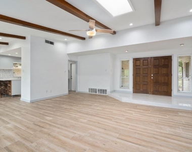 11651 River Oaks Trl - Photo Thumbnail 5
