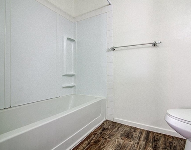 8110 West Gate Blvd - Photo Thumbnail 5
