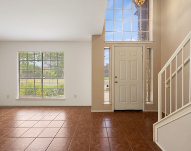1901 Lobelia Dr - Photo Thumbnail 7