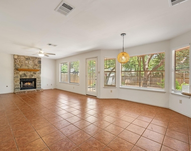 1901 Lobelia Dr - Photo Thumbnail 10