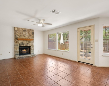 1901 Lobelia Dr - Photo Thumbnail 9