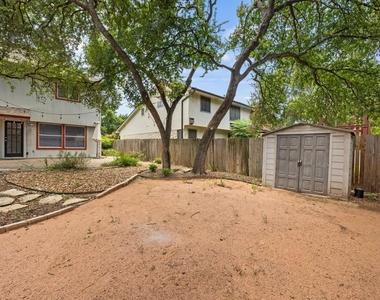 1901 Lobelia Dr - Photo Thumbnail 32