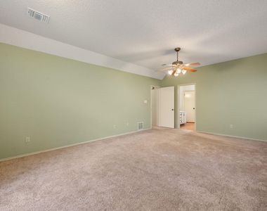 1901 Lobelia Dr - Photo Thumbnail 18