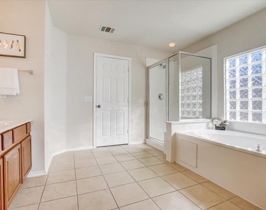 537 Golden Creek Dr - Photo Thumbnail 29