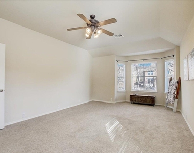 537 Golden Creek Dr - Photo Thumbnail 25
