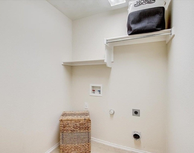 537 Golden Creek Dr - Photo Thumbnail 22