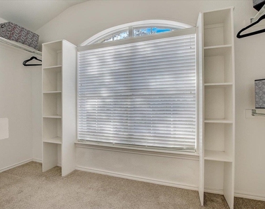 537 Golden Creek Dr - Photo Thumbnail 30