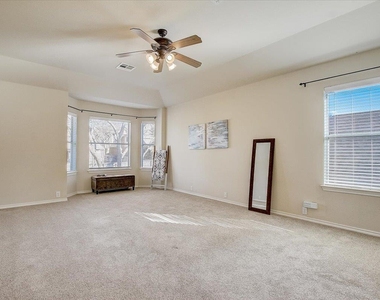 537 Golden Creek Dr - Photo Thumbnail 26