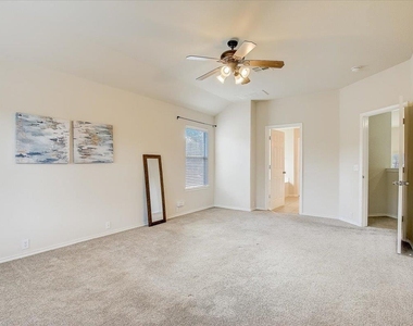 537 Golden Creek Dr - Photo Thumbnail 27