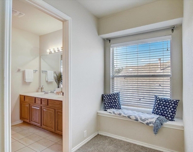 537 Golden Creek Dr - Photo Thumbnail 31